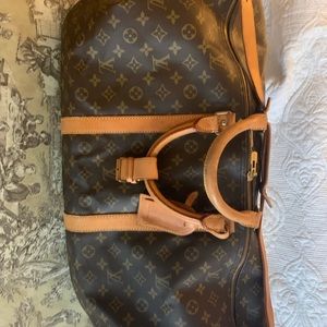 Authentic. Louis Vuitton keepall. 60.